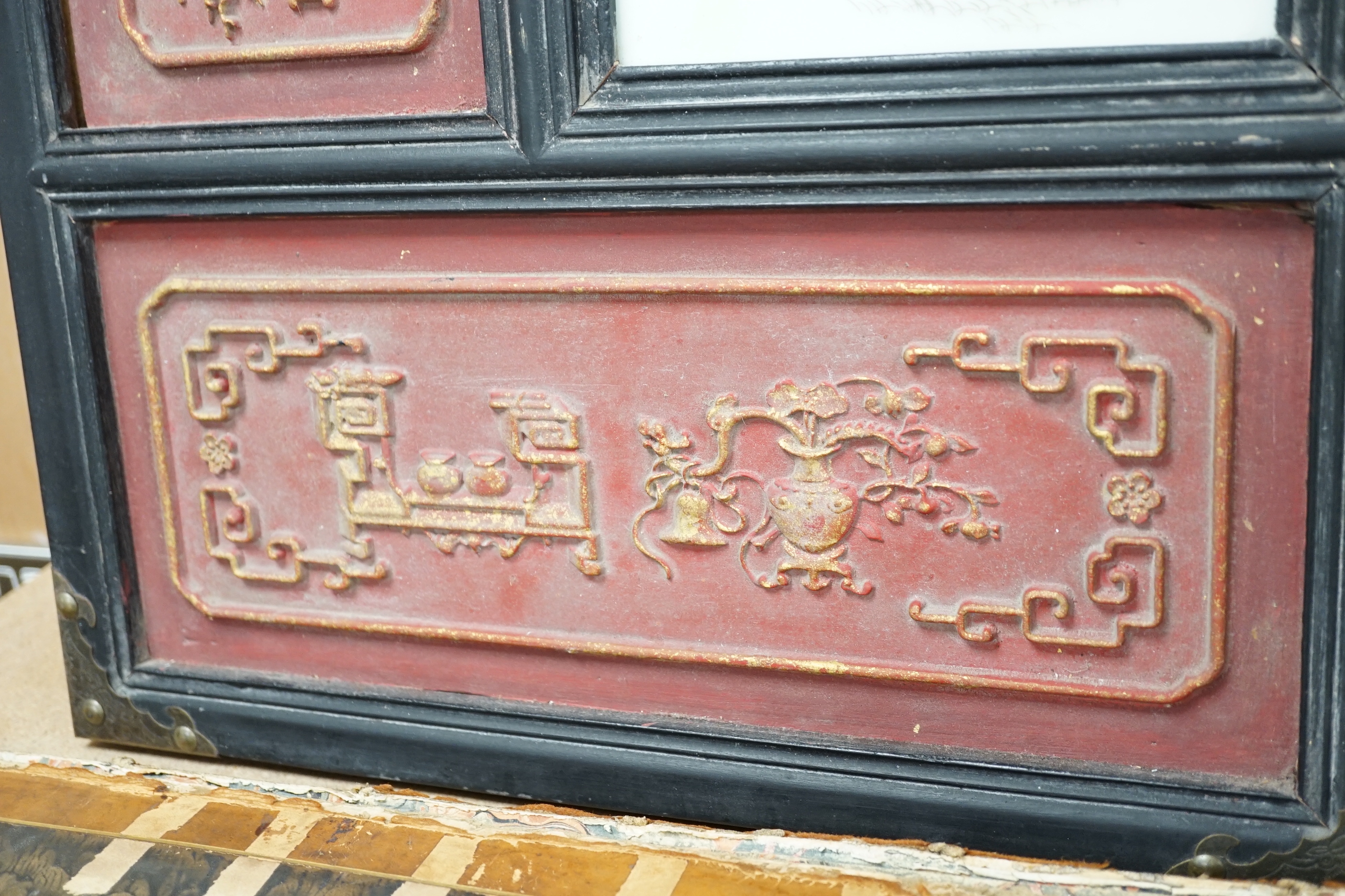 A 20th century Chinese screen with an inset porcelain plaque, 81x39cm